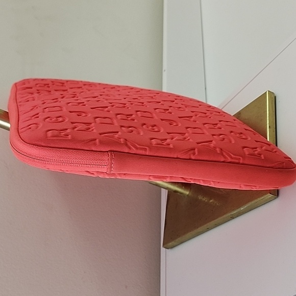 MARC  BY  MARC JACOBS Neon  Neoprene  Tablet Case - Picture 7 of 16